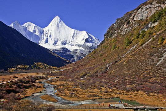 夏諾多吉神山 雪山