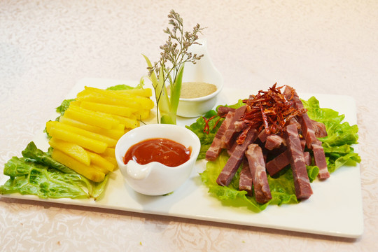 菜譜照片—薯香牛肉 薯?xiàng)l牛肉