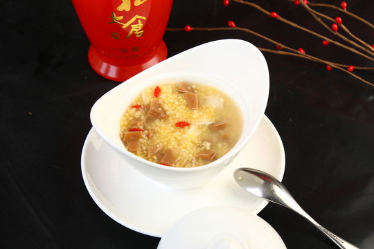 鮑魚(yú)小米粥