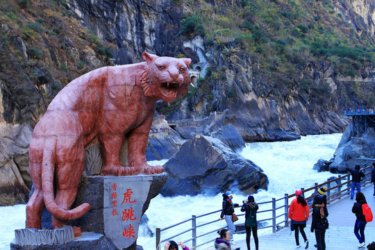 云南省香格里拉 虎跳峽