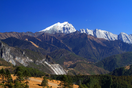 哈巴雪山
