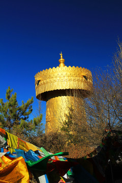 龜山大佛寺 世界最大轉(zhuǎn)經(jīng)筒