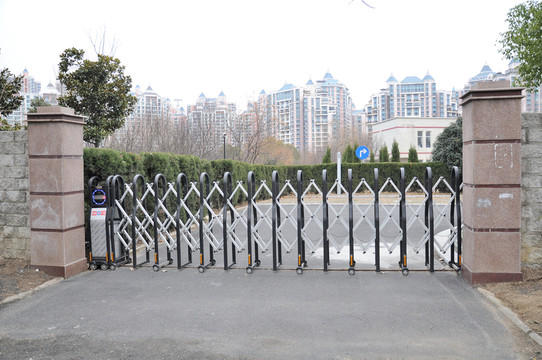 不銹鋼伸縮門(mén)