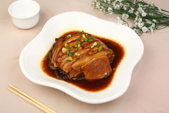黃蘑扣肉