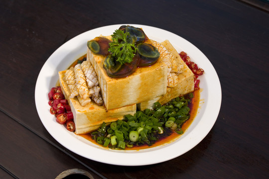 魷魚皮蛋拌豆腐