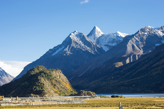 然烏雪山