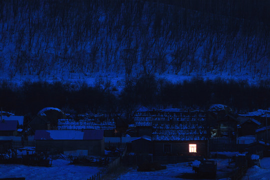 山村藍夜