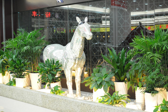 雕塑馬