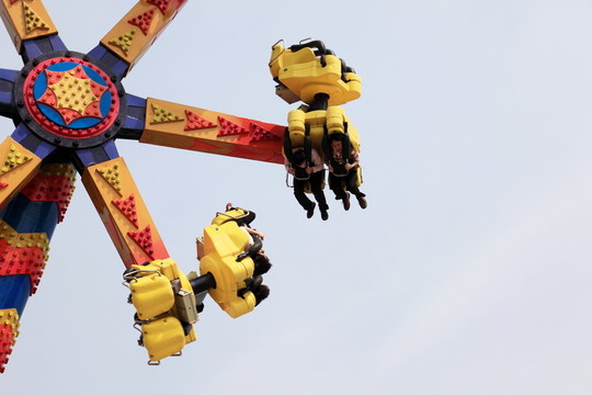 游樂場旋轉(zhuǎn)游藝機