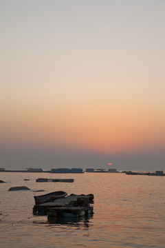海島 夕陽 海灘 船