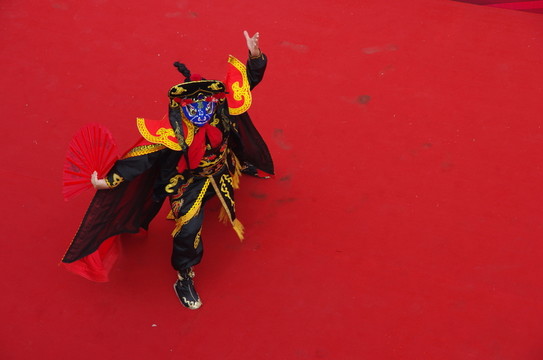 紅地毯上的川劇變臉表演