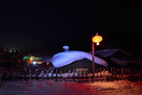 雪鄉(xiāng)夜景