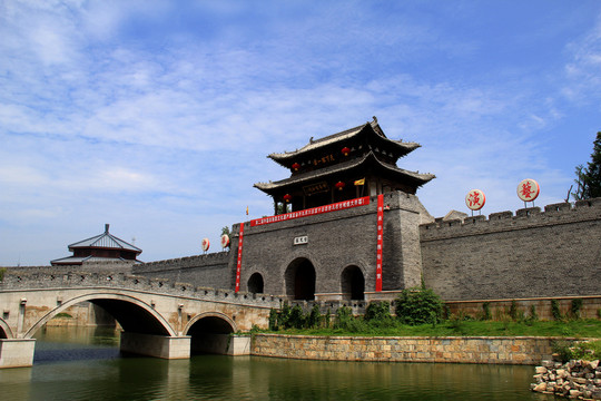 臺(tái)兒莊古城非博會(huì)側(cè)門橫幅