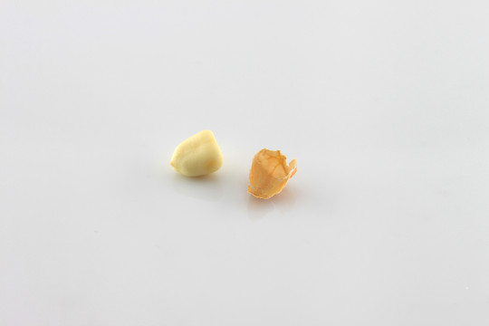 脫膜的花生