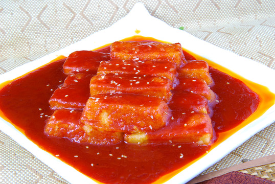 酸湯豆腐
