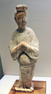 男裝女陶俑