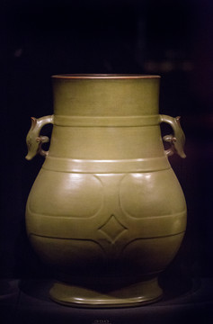 茶葉末釉犧耳尊