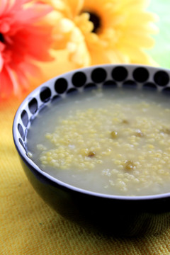 綠豆小米粥