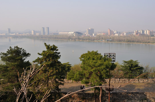 城墻與湖