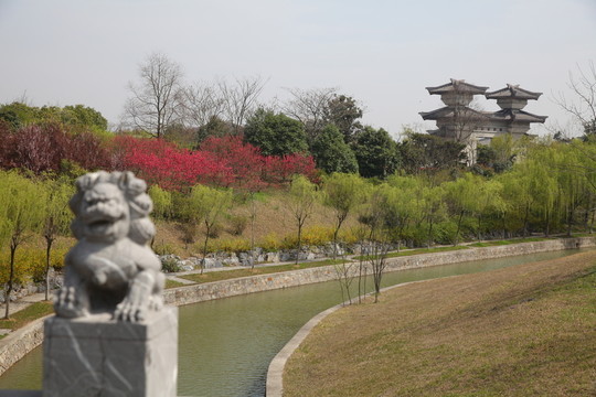 三國(guó)新城遺址公園
