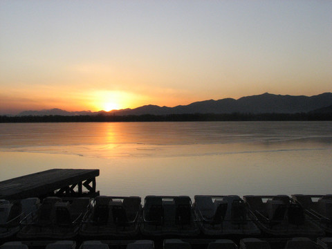 夕陽(yáng)落日