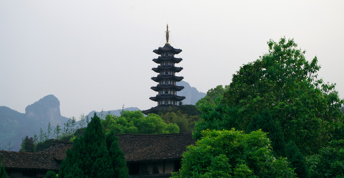 巖頭古塔