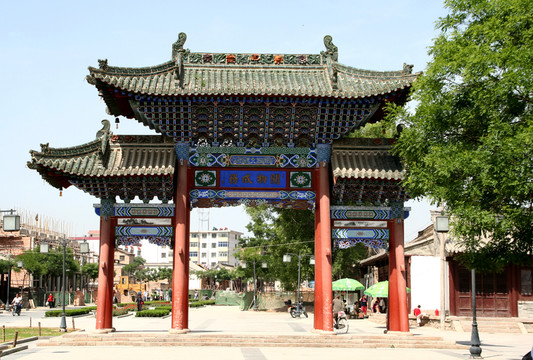 甘肅天水市伏羲廟廟前廣場(chǎng)牌坊
