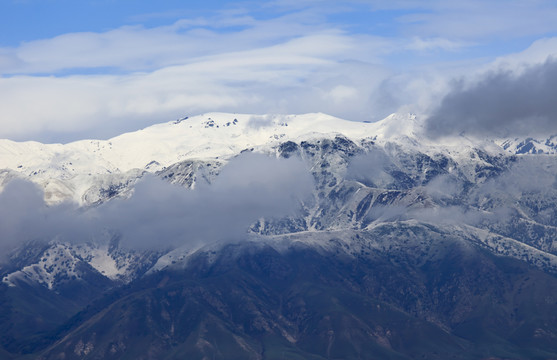 天山