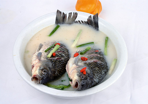 養(yǎng)生鯽魚湯