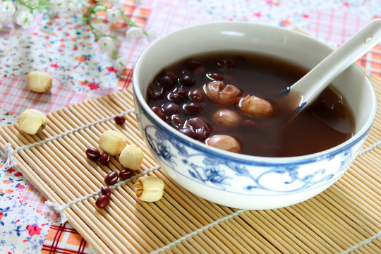 紅豆蓮子糖水