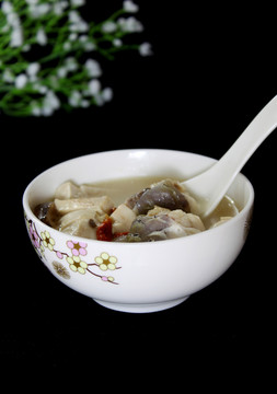 脘魚豆腐湯