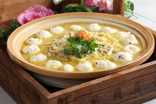 酸湯魚圓