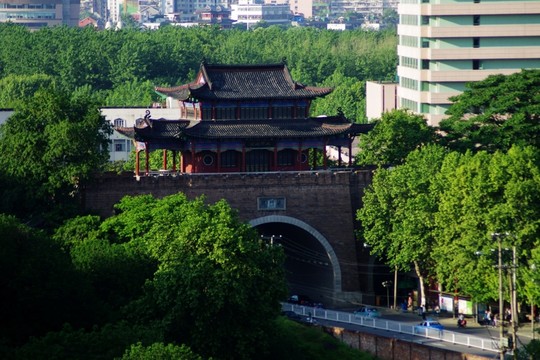 武漢漢陽鐵門關(guān)