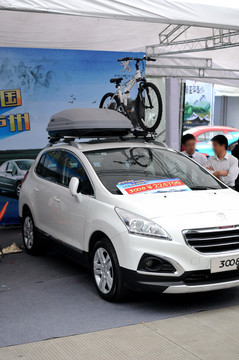 越野車車頂行李架