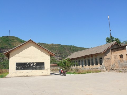 七十年代山區(qū)老學(xué)校