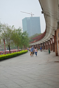 公園 石路 游人 休閑生活