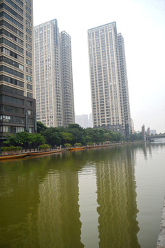 樓 河流 小船舶  住宅樓