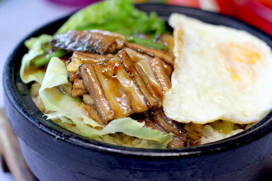 石鍋鱔魚(yú)