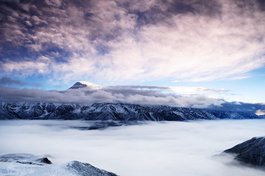 貢嘎雪山云海