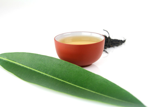 茶杯與茶葉