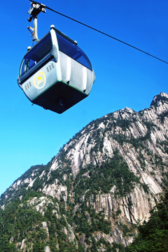 鳥瞰黃山絕勝處的玉屏索道