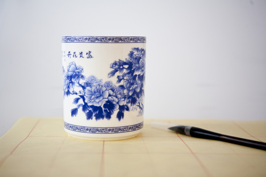 青花瓷筆筒