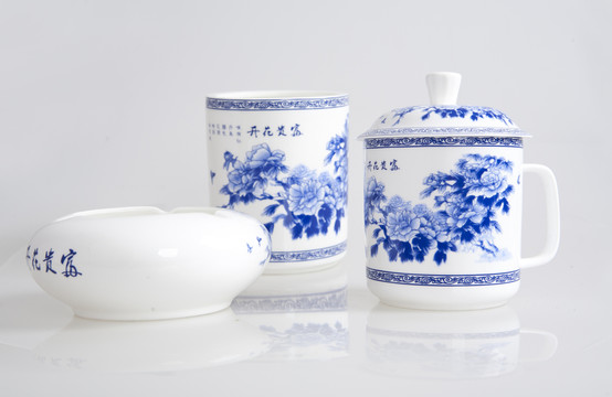 青花瓷茶具