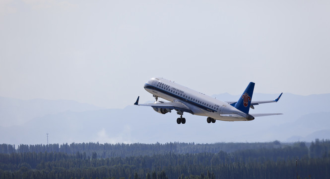 飛機(jī)