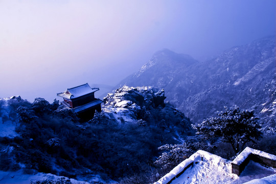 泰山雪景