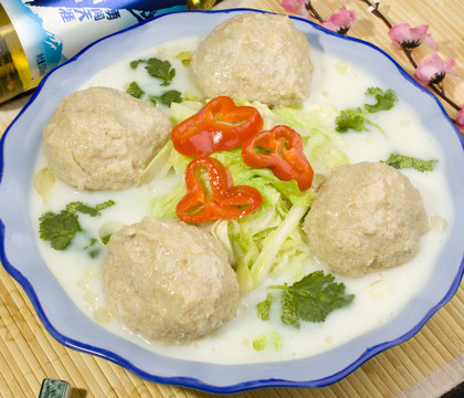 獅子頭燉白菜