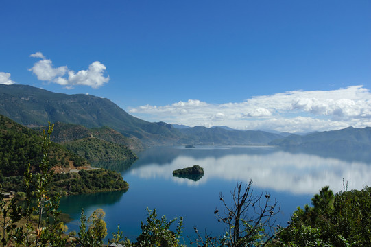 云南瀘沽湖旅游風(fēng)光圖片