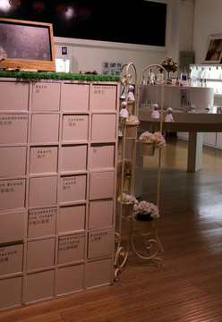商場內(nèi)景