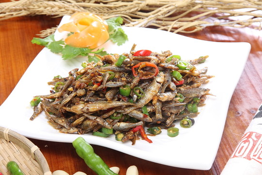 青椒炒小魚