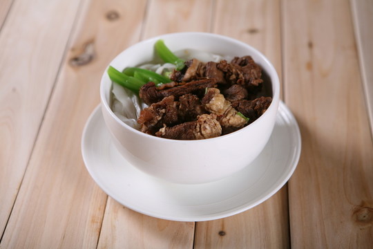 牛腩河粉